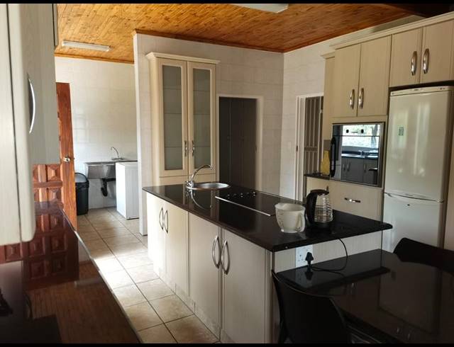 3 BEDROOM HOUSE FOR SALE IN DERSLEY